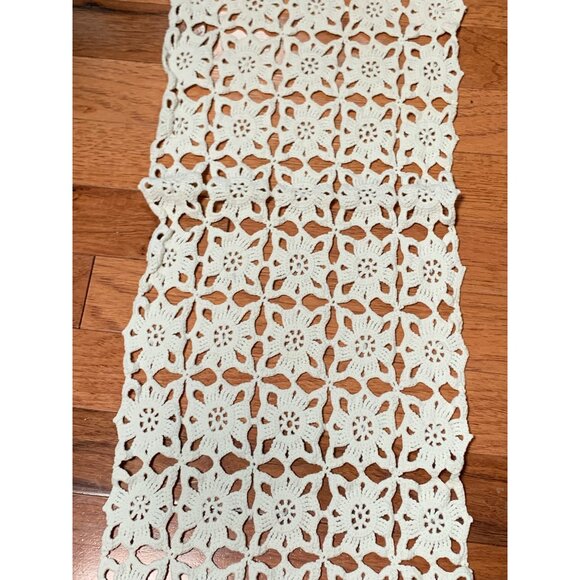 Handmade Cream Crochet Lace Table Runner 34"x10" Floral Pattern Cotton Home - Picture 4 of 7
